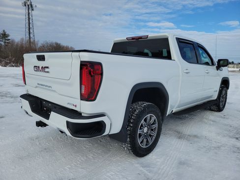 Used 2024 GMC Sierra 1500 AT4 w/ Technology Package image 5