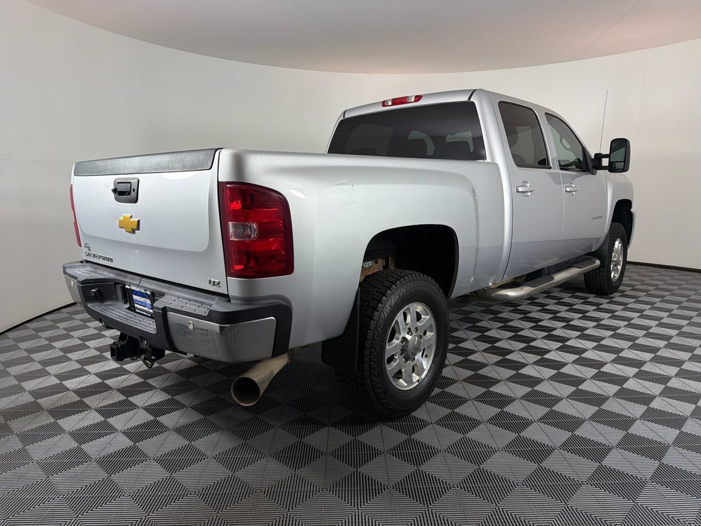 Used 2013 Chevrolet Silverado 2500 LTZ w/ LTZ Plus Package AWD/4WD image 3