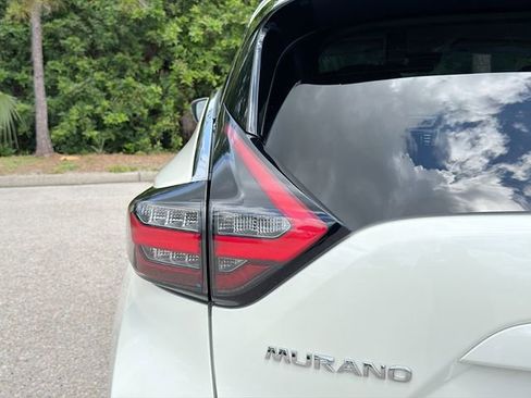 Used 2023 Nissan Murano SV FWD image 10