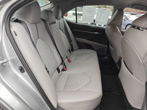 Used 2023 Toyota Camry SE image 14