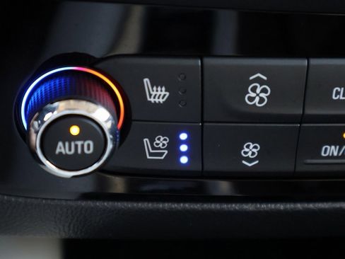 Used 2023 Buick Enclave Avenir w/ Avenir Technology Package image 28