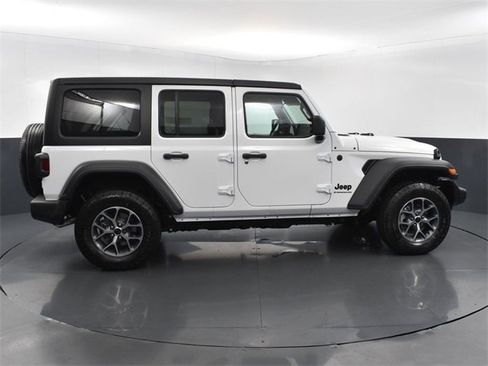 Used 2024 Jeep Wrangler Sport S image 6