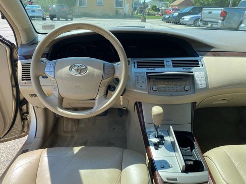 Used 2010 Toyota Avalon XLS image 14