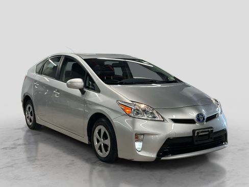 Used 2013 Toyota Prius Two FWD image 6