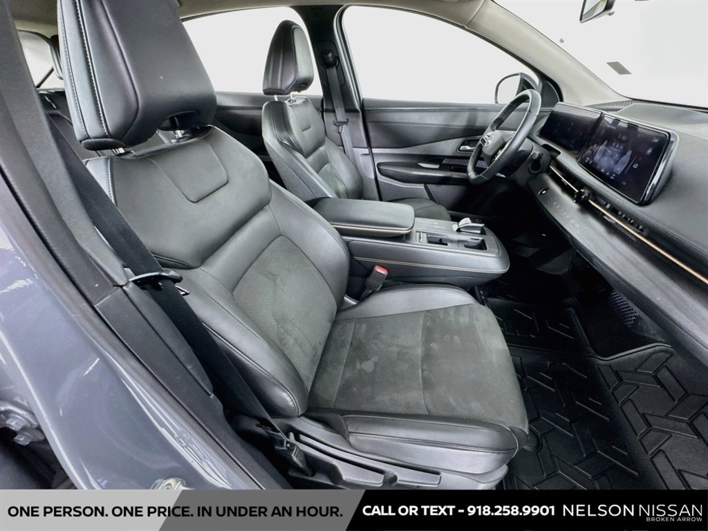 Certified 2023 Nissan Ariya AWD image 27