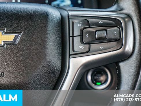 Used 2024 Chevrolet Suburban LT RWD image 32