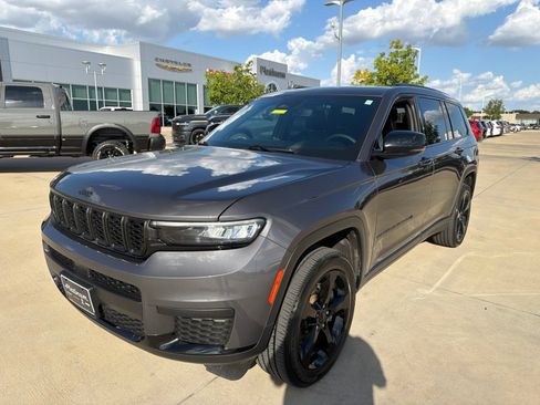 Used 2024 Jeep Grand Cherokee L Laredo AWD/4WD image 9