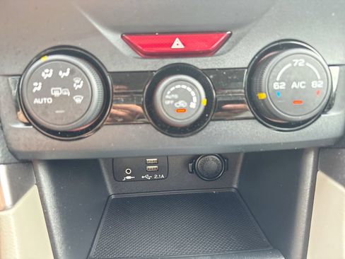 Used 2021 Subaru Forester Premium AWD/4WD image 26