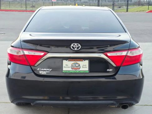 Used 2015 Toyota Camry SE image 4