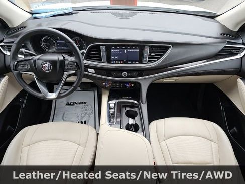 Used 2022 Buick Enclave Essence image 25