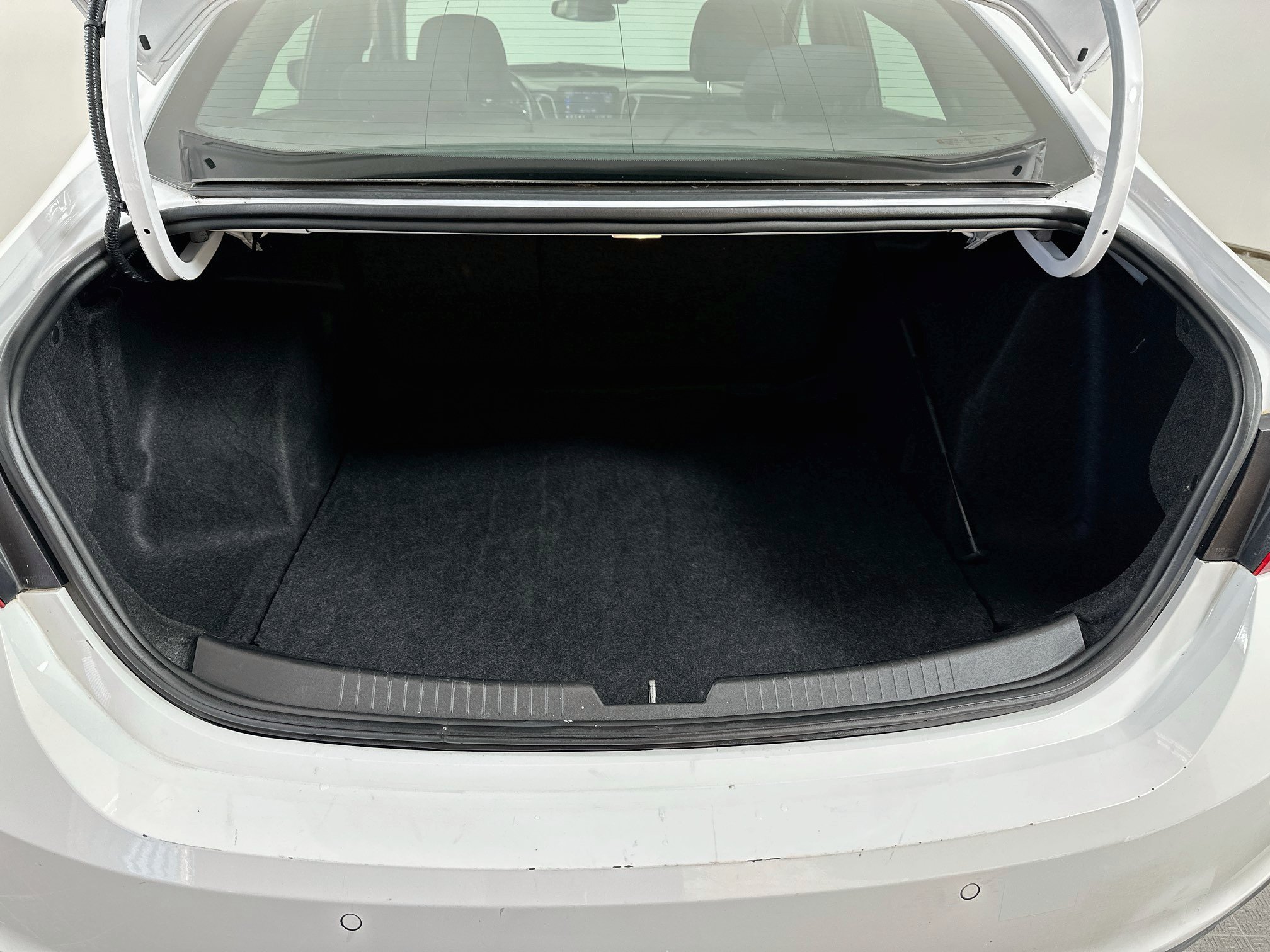 Used 2024 Chevrolet Malibu LT FWD image 23