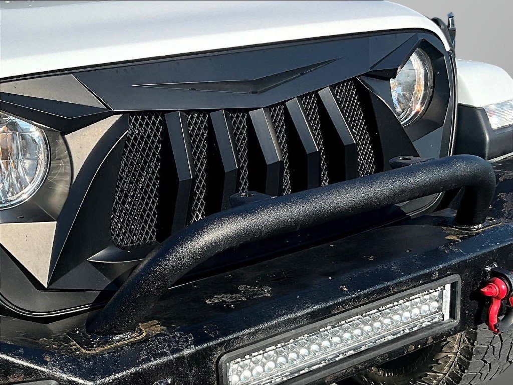 Used 2022 Jeep Wrangler Unlimited Sahara w/ Safety Group AWD/4WD image 32