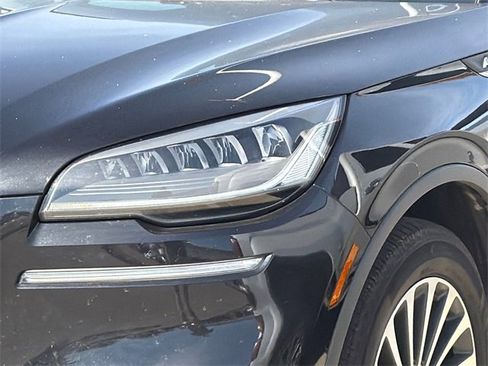 Used 2023 Lincoln Aviator AWD w/ Premium Package image 4