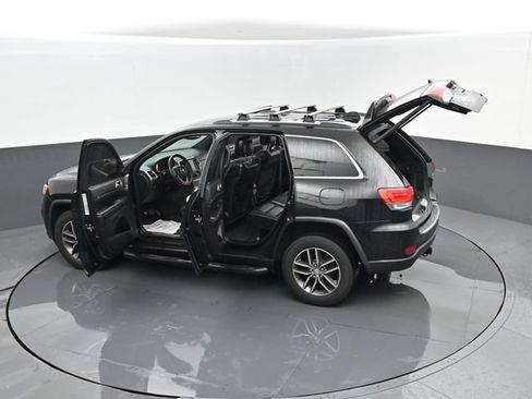Used 2017 Jeep Grand Cherokee Limited AWD/4WD image 30