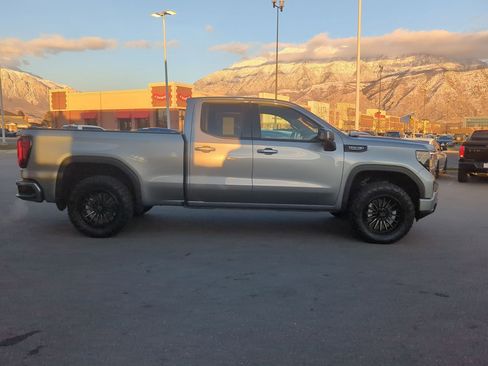 Used 2023 GMC Sierra 1500 Elevation w/ Preferred Package image 2