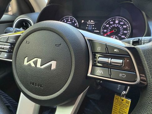 Used 2023 Kia Forte LXS FWD image 19