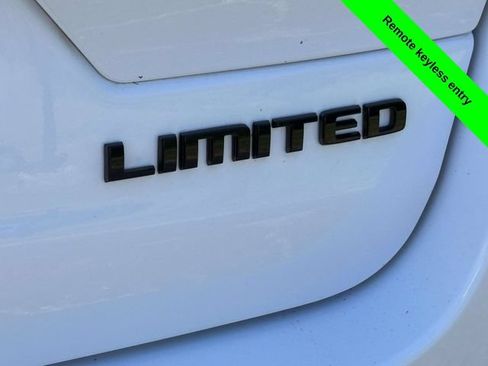 Used 2024 Jeep Grand Cherokee Limited w/ Black Appearance Package AWD/4WD image 39