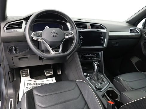 Used 2023 Volkswagen Tiguan SEL R-Line image 10