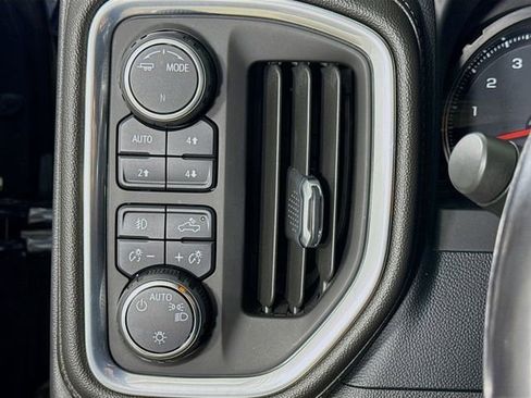 Used 2022 Chevrolet Silverado 1500 LT Trail Boss image 10
