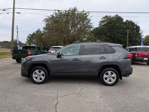 Used 2021 Toyota RAV4 XLE w/ Carpet Mat Package (TMS) image 6