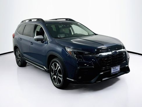 Used 2023 Subaru Ascent Limited w/ Technology Package AWD/4WD image 3