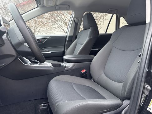 Used 2025 Toyota RAV4 LE image 15