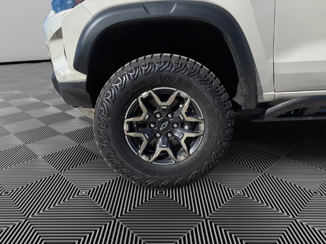 New 2026 Chevrolet Colorado ZR2 w/ Technology Package AWD/4WD image 9