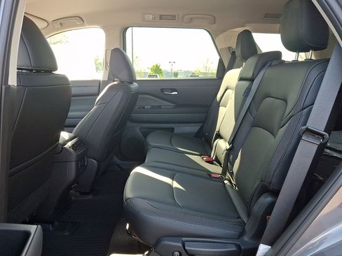 New 2026 Nissan Pathfinder SL AWD/4WD image 5