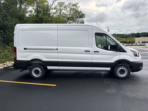 New 2027 Ford Transit 250 148 Medium Roof w/ Load Area Protection Package RWD image 4