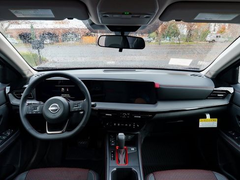 New 2026 Nissan Kicks SR w/ Cold Weather Package image 8