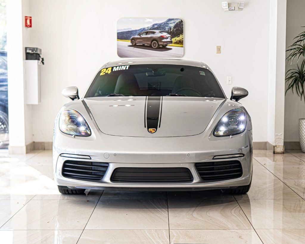 Used 2024 Porsche 718 Cayman RWD image 2