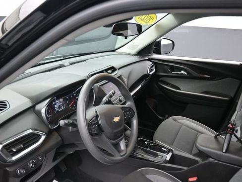 Used 2023 Chevrolet TrailBlazer LT FWD image 14