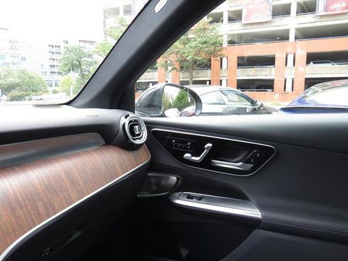 Used 2026 Mercedes-Benz GLC 300 4MATIC image 16