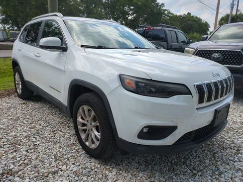 Used 2019 Jeep Cherokee Latitude w/ Cold Weather Group AWD/4WD image 1