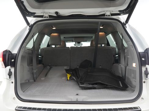 Used 2017 Toyota Highlander XLE w/ Protection Package #3 AWD/4WD image 17