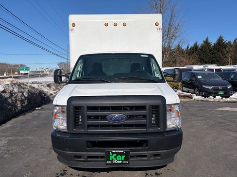 Used 2024 Ford E-350 and Econoline 350 Super Duty w/ Power Windows & Locks Group image 5