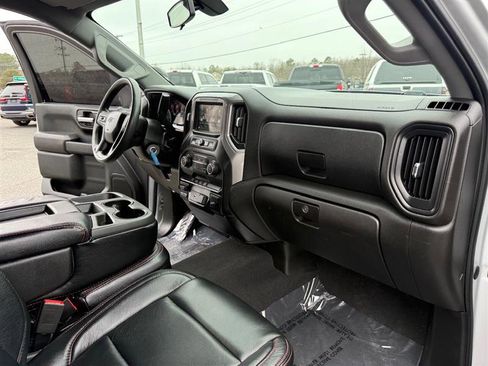 Used 2019 Chevrolet Silverado 1500 Custom Trail Boss w/ Custom Convenience Package image 11