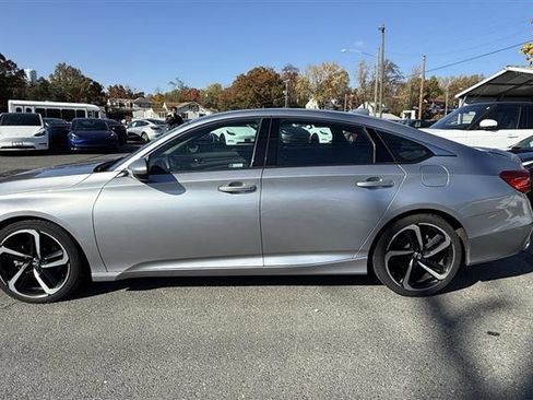 Used 2018 Honda Accord Sport image 2
