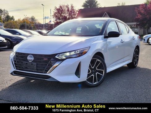 Used 2025 Nissan Sentra SR image 1