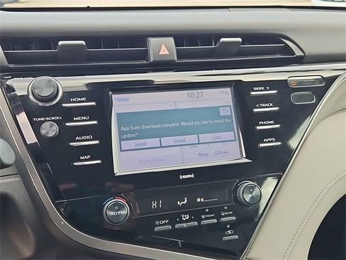 Used 2020 Toyota Camry SE image 25