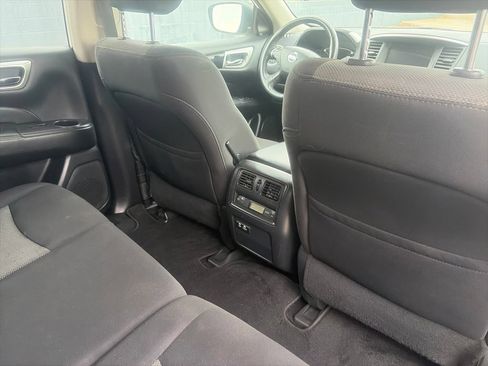 Used 2020 Nissan Pathfinder SV FWD image 16