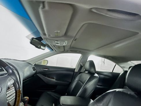 Used 2011 Lexus ES 350 4dr Sdn image 26