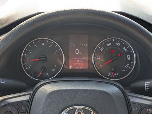 Used 2022 Toyota RAV4 LE image 19