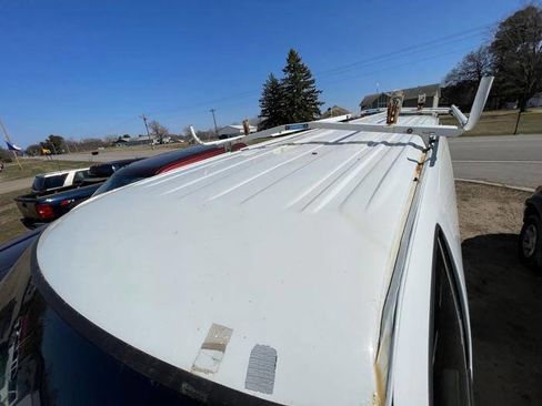 Used 2014 Chevrolet Express 2500 image 10