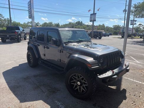 Used 2020 Jeep Wrangler Unlimited Rubicon AWD/4WD image 2