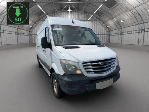 Used 2014 Freightliner Sprinter 2500 RWD image 3