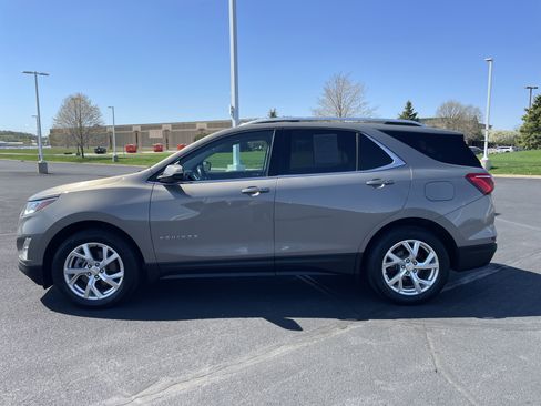Used 2019 Chevrolet Equinox LT AWD/4WD image 2