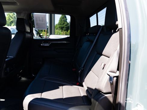 Used 2025 Chevrolet Silverado 1500 LT Trail Boss w/ Convenience Package II AWD/4WD image 20