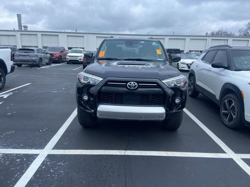 Used 2023 Toyota 4Runner TRD Off-Road image 7