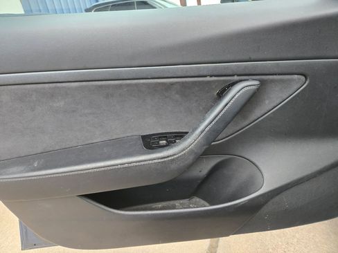 Used 2020 Tesla Model 3 Standard Range Plus image 4